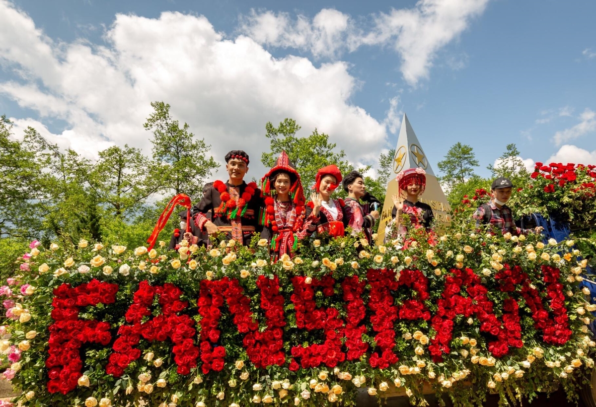 hoạt động lễ hội hoa hồng fansipan 
